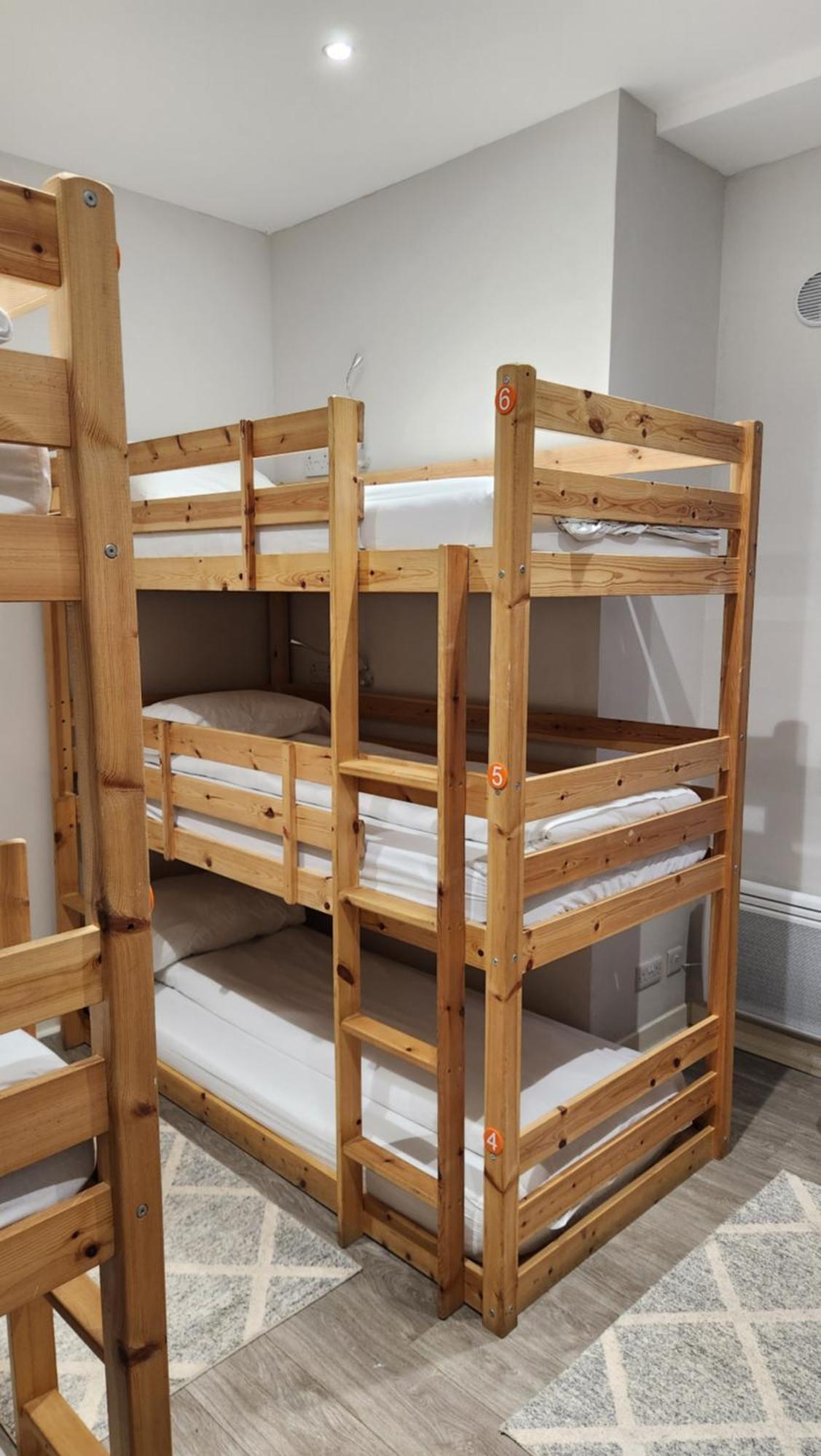 Matrix Hostel EDI Eksteriør bilde